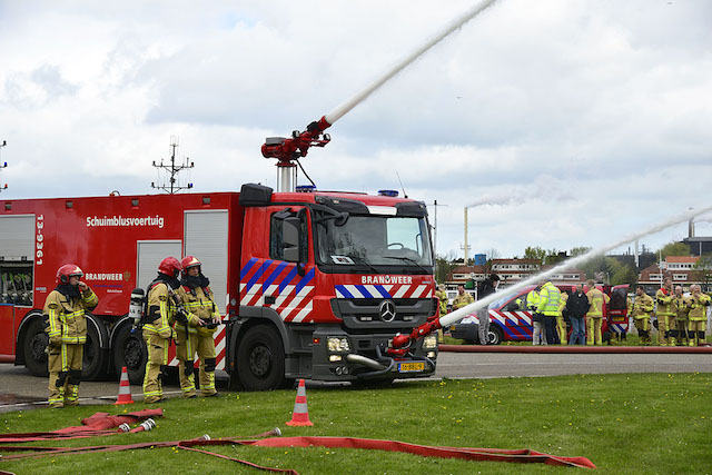 2017/83/20170422-14u12 GB 055 Zeer grote brand Westhavenweg ASD.jpg